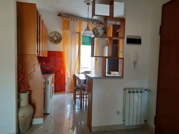 Monolocale piazza Luni 8, Sarzana