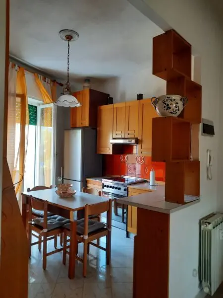 Monolocale piazza Luni 8, Sarzana