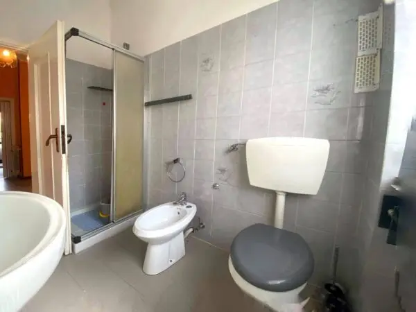 Appartamento via Verbano, Arona