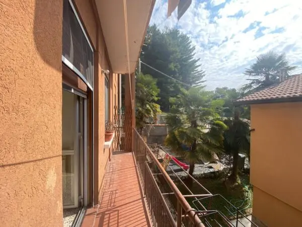 Appartamento via Verbano, Arona