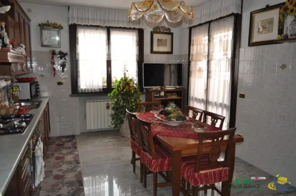 Porzione Di Casa via Parigi, Collecchio