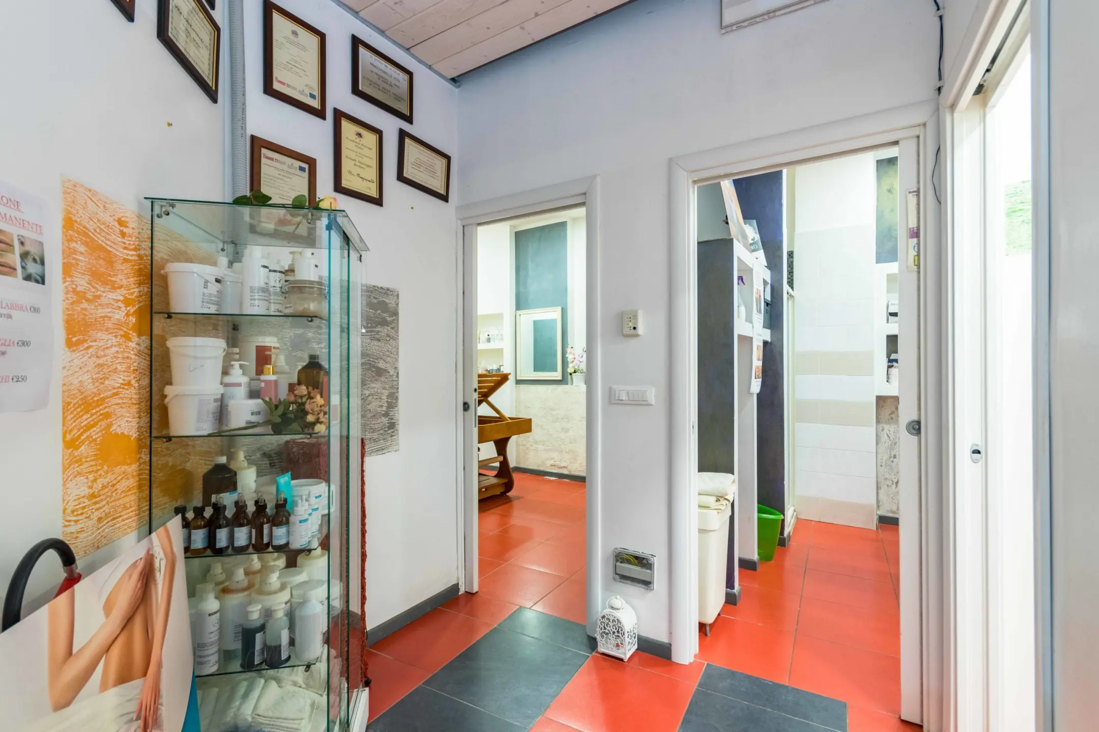Immagine per Locale commerciale in vendita a Torino via Dronero 6
