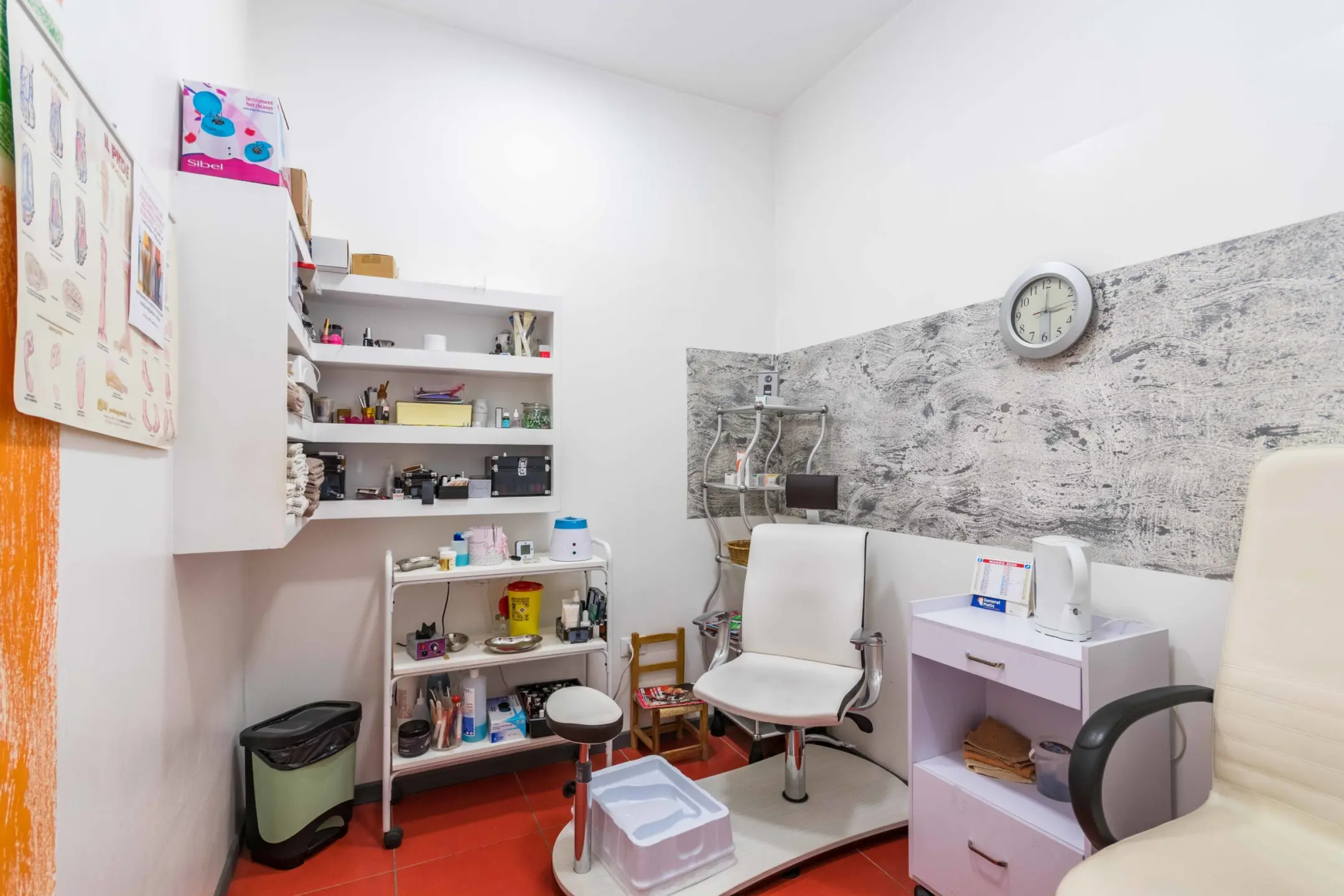 Immagine per Locale commerciale in vendita a Torino via Dronero 6