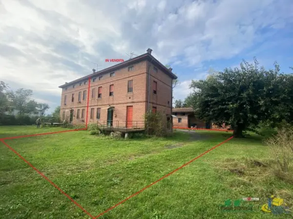 Porzione Di Casa Medesano