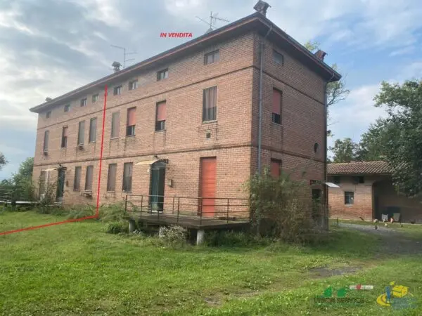 Porzione Di Casa Medesano