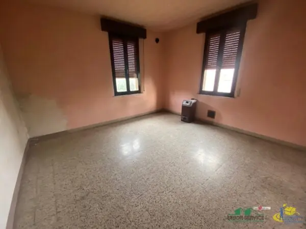 Porzione Di Casa Medesano