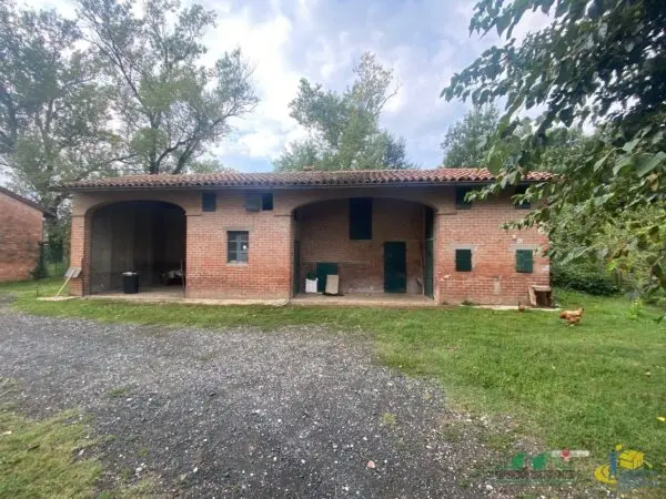 Porzione Di Casa Medesano