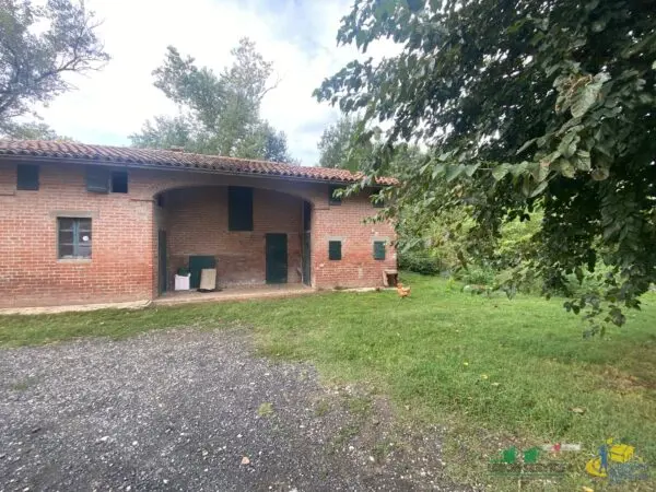 Porzione Di Casa Medesano