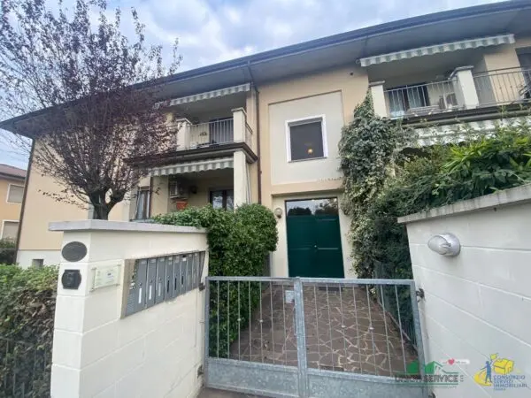 Trilocale via Correggio 6, Solignano