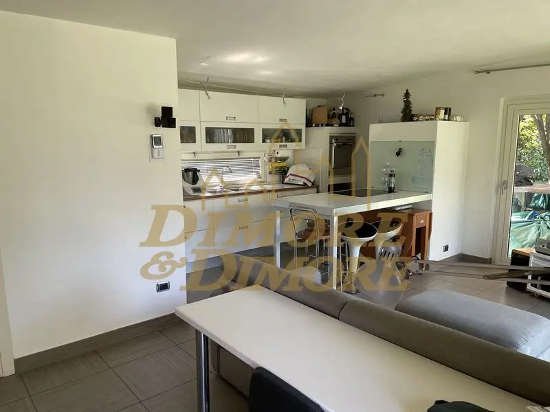 Immagine per Villa bifamiliare in vendita a Taino piazza Piero E Gaspare Pajetta 72