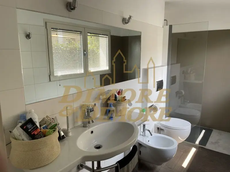 Immagine per Villa bifamiliare in vendita a Taino piazza Piero E Gaspare Pajetta 72
