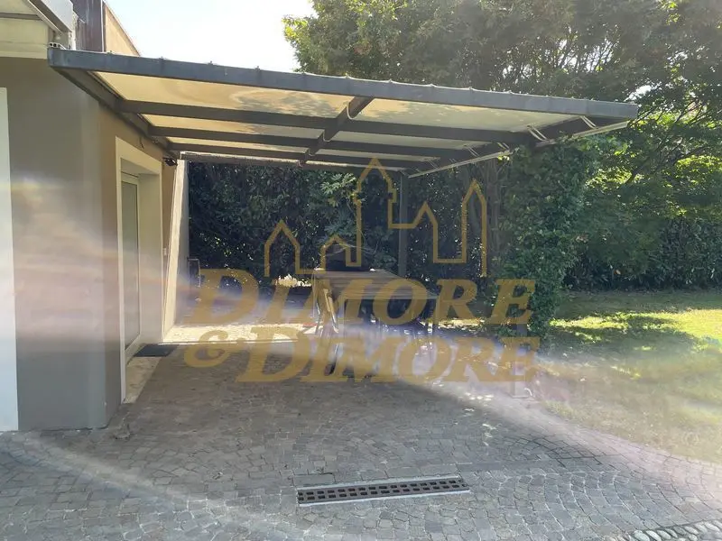 Immagine per Villa bifamiliare in vendita a Taino piazza Piero E Gaspare Pajetta 72