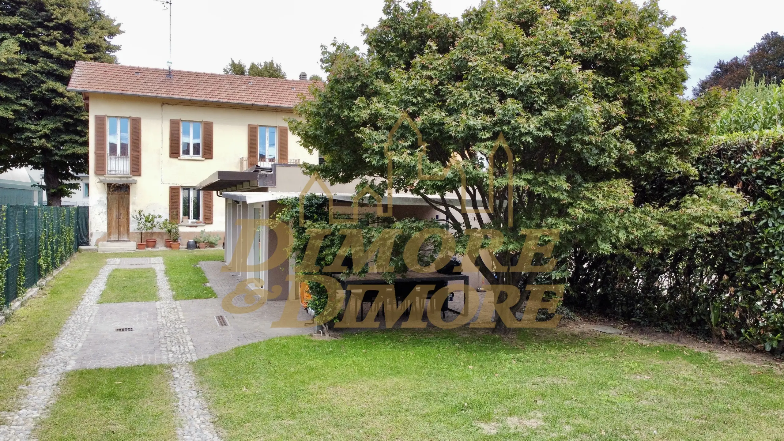 Immagine per Villa bifamiliare in vendita a Taino piazza Piero E Gaspare Pajetta 72
