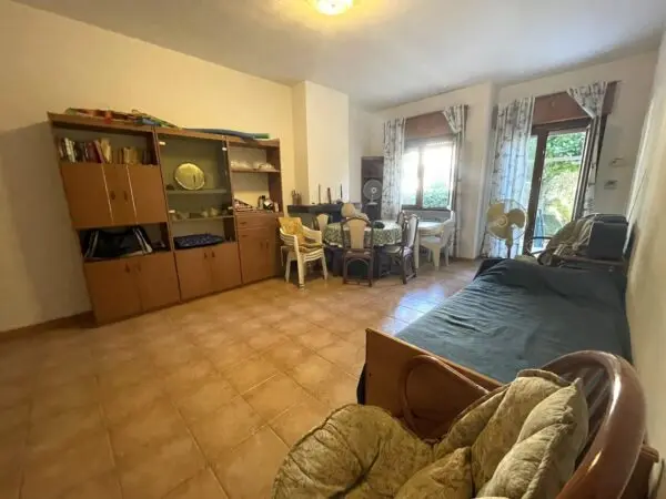 Appartamento via Emanuele Badini, Cerveteri
