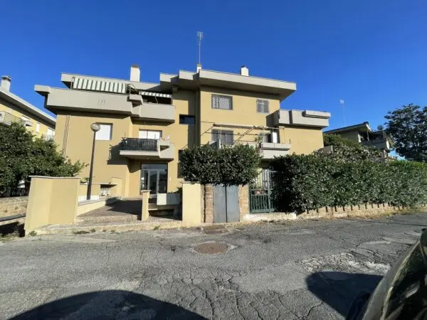 Appartamento via Emanuele Badini, Cerveteri