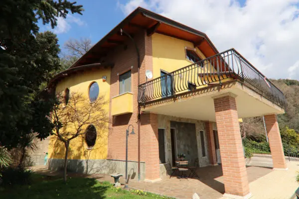 Villa via Paradiso, Eboli
