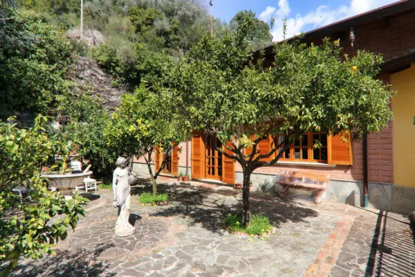 Villa via Paradiso, Eboli