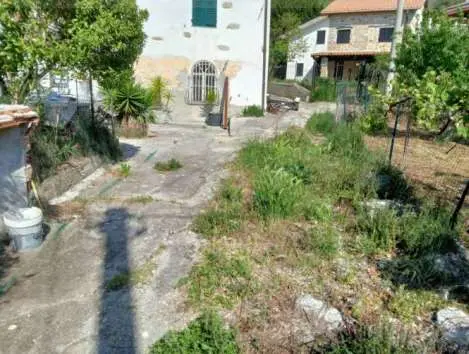 Magazzino via Costa Snc, Diano Arentino