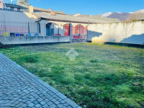 Villa via Umberto I 20, Lanzo Torinese