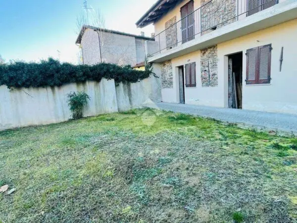 Villa via Umberto I 20, Lanzo Torinese