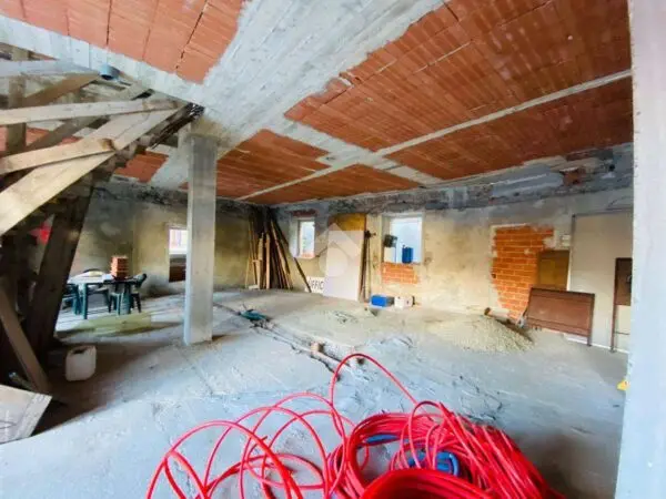 Villa via Umberto I 20, Lanzo Torinese