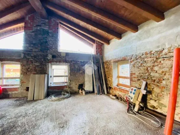 Villa via Umberto I 20, Lanzo Torinese