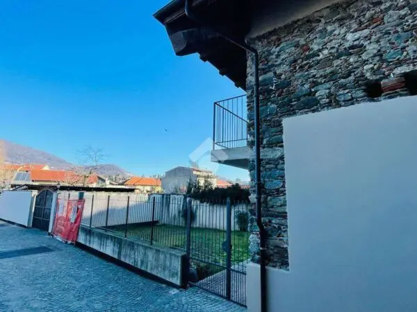 Villa via Umberto I 20, Lanzo Torinese