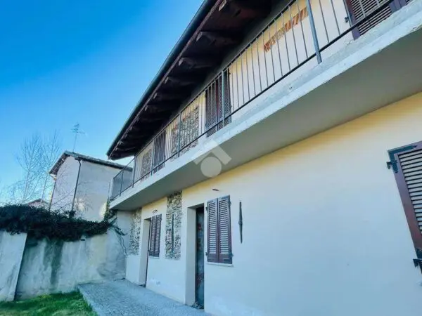 Villa via Umberto I 20, Lanzo Torinese