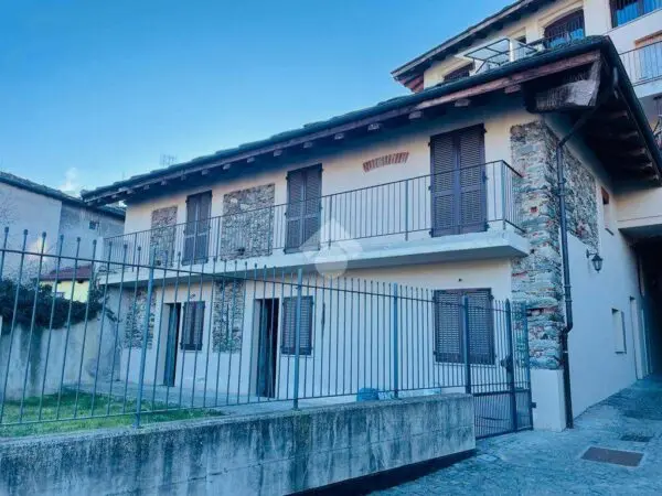 Villa via Umberto I 20, Lanzo Torinese