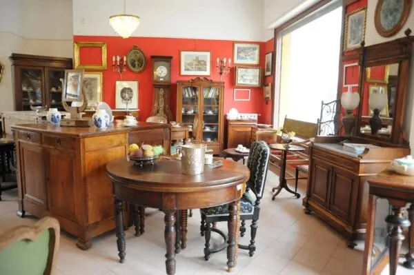Locale Commerciale via Dei Gelsomini, Canosa Di Puglia