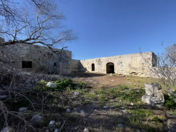 Rustico/Casale via Ardito Desio, Lecce