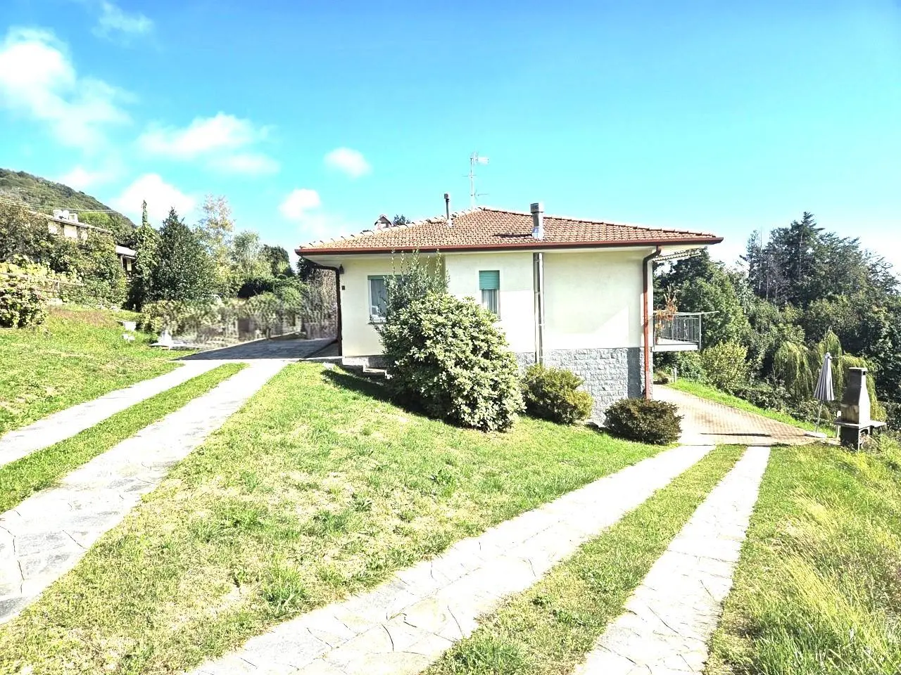 Immagine per Villa bifamiliare in vendita a Nebbiuno Via Case Sparse