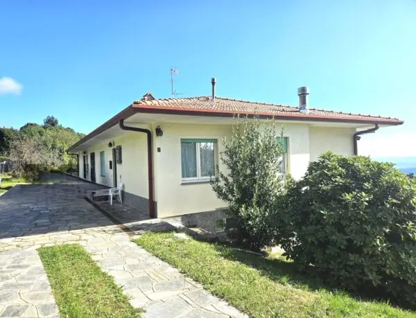 Villa Bifamiliare via Case Sparse, Nebbiuno