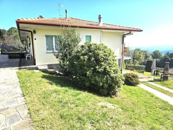 Villa Bifamiliare via Case Sparse, Nebbiuno
