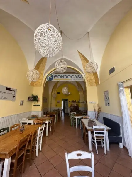 Attività Commerciale via Roma, Campi Salentina