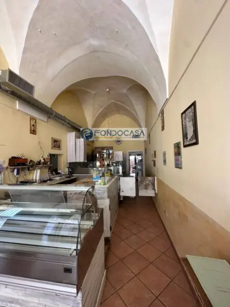 Attività Commerciale via Roma, Campi Salentina