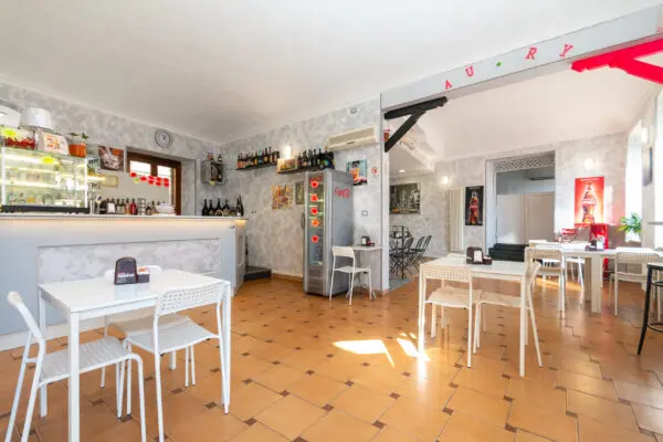 Locale Commerciale via Opera Pia Camerlo 4, Lombardore