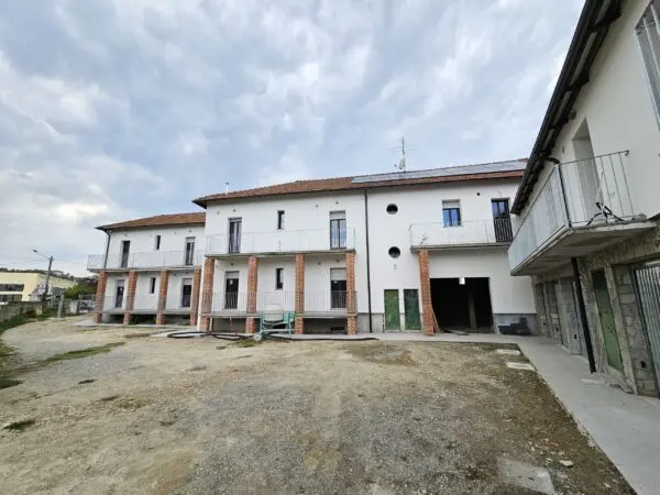 Palazzo - Stabile via Statale 152, Castell'Alfero