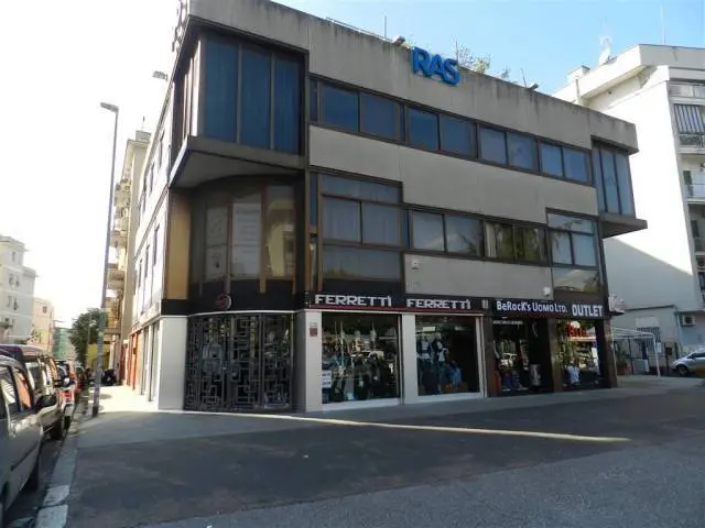 Immagine per Palazzo - Stabile in vendita a Roma via Degli Abeti 29
