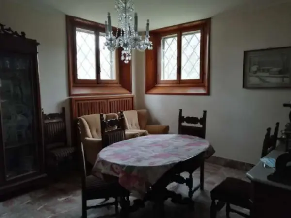 Villa via Chiarantane, Russi