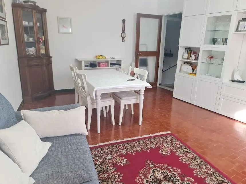 Immagine per casa semindipendente in vendita a Carrara viale Xx Settembre 173