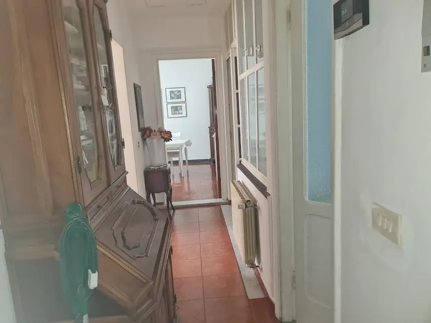 Immagine per casa semindipendente in vendita a Carrara viale Xx Settembre 173