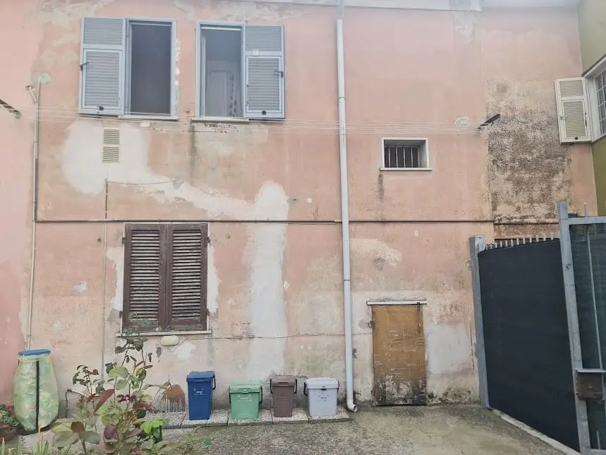 Immagine per casa semindipendente in vendita a Carrara viale Xx Settembre 173