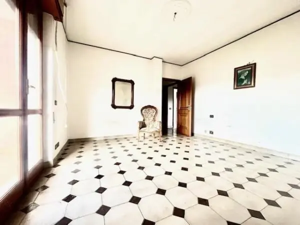 Appartamento piazza Dino Ricchetti 2, Sarzana