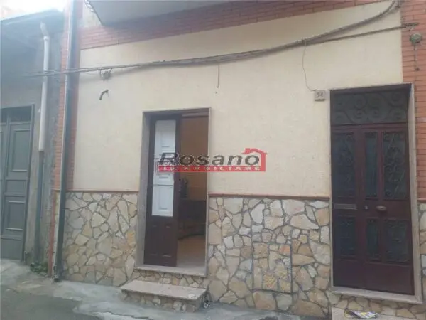 Appartamento via Poeta Cavallaro, Biancavilla