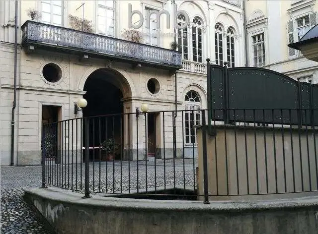 Immagine per Garage in vendita a Torino via Alfieri 18