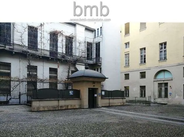Immagine per Garage in vendita a Torino via Alfieri 18