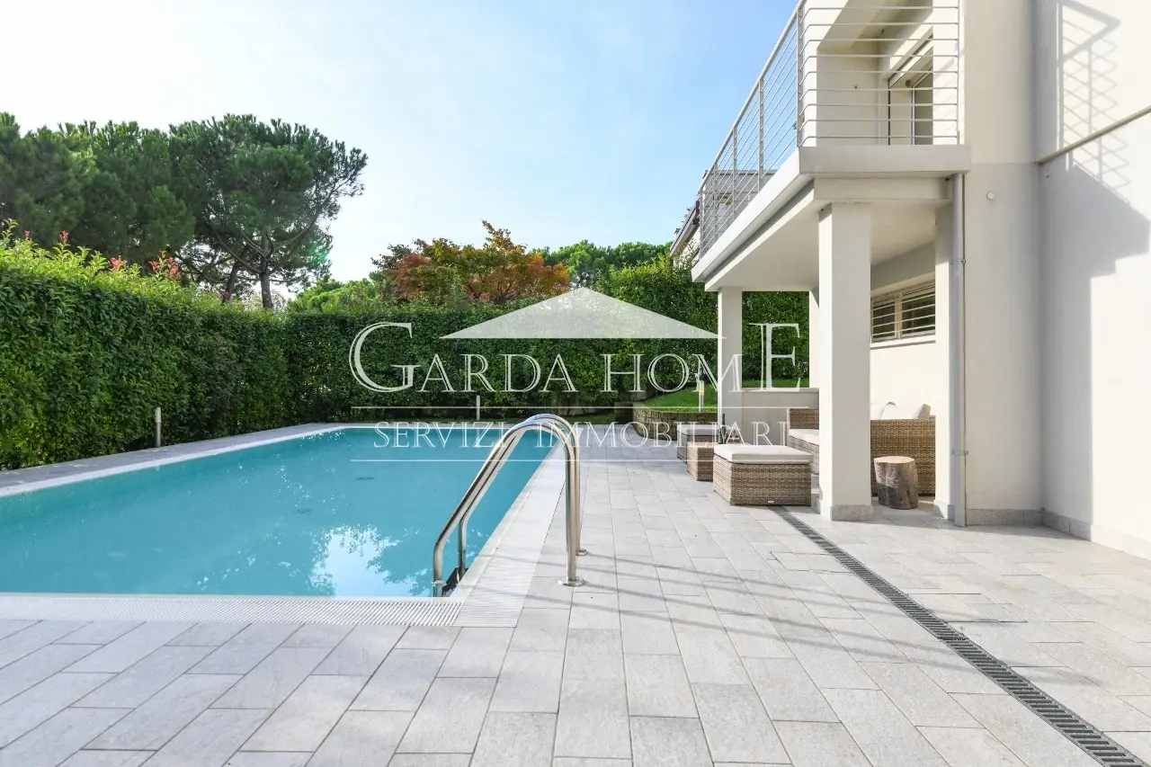 Immagine per Villa in vendita a Desenzano del Garda via Lungolago Cesare Battisti