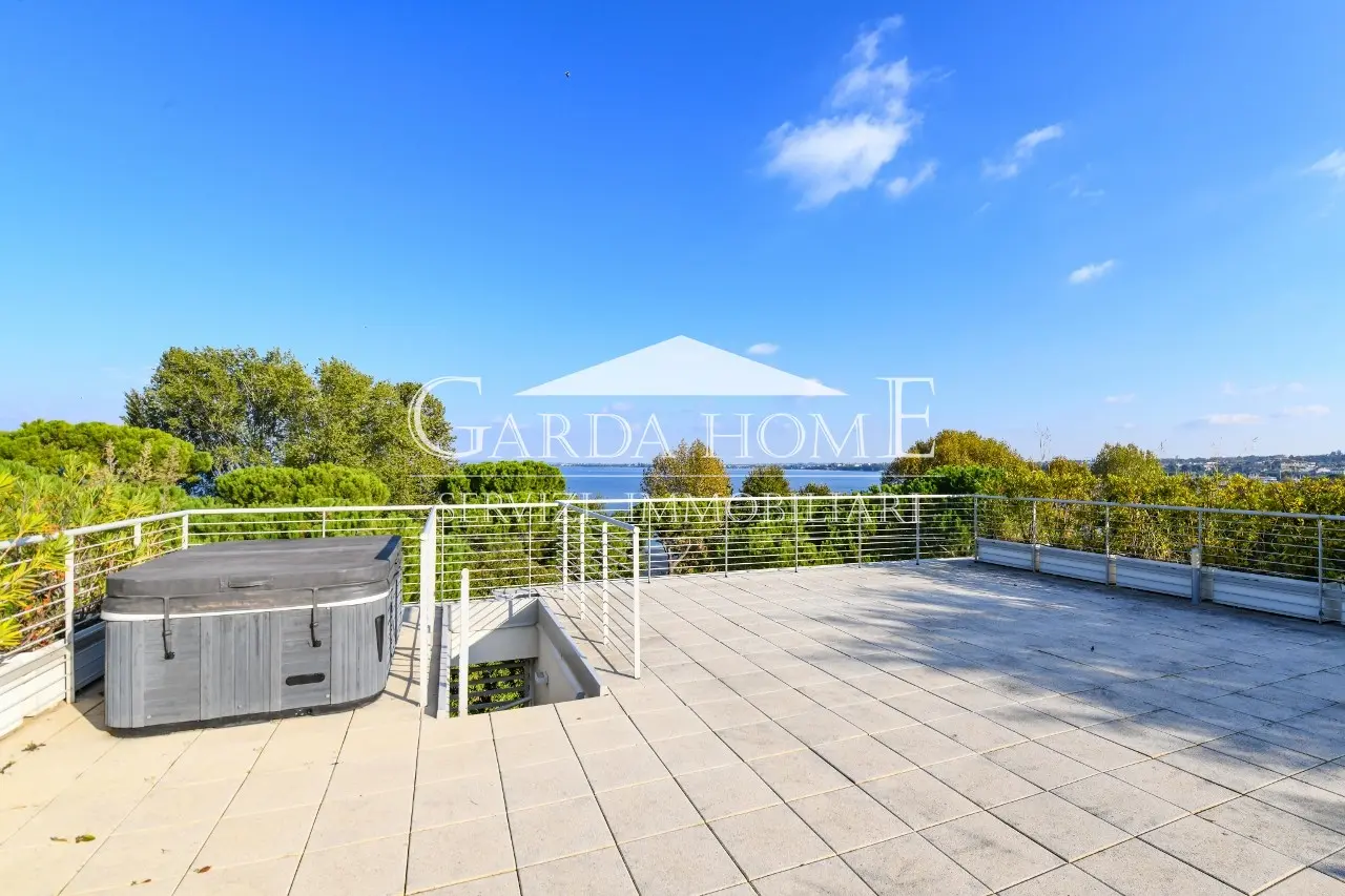 Immagine per Villa in vendita a Desenzano del Garda via Lungolago Cesare Battisti