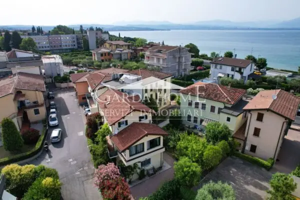 Villa via Di Vittorio, Desenzano Del Garda